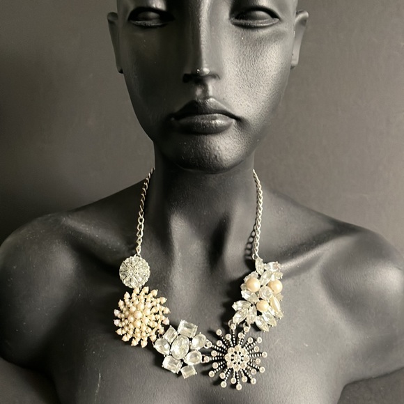 Banana Republic Vintage Silver Tone Rhinestone Pearl Choker Necklace - Picture 11 of 16